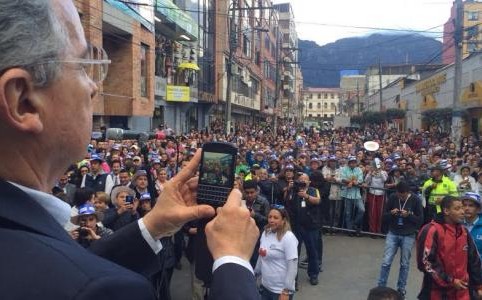 La-resistencia-civil-de-Uribe.jpg