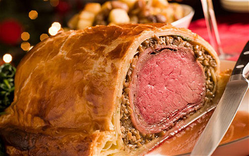 B5YYH4 Carved Beef Wellington B5YYH4 Carved Beef Wellington