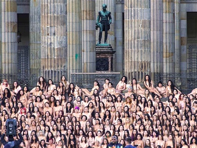 Los bogotanos se desnudaron para el lente de Spencer Tunick