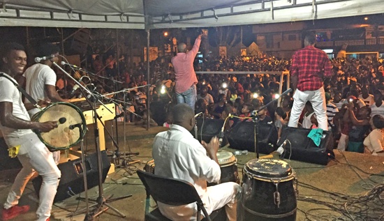 YEMBEMA-EN-TARIMA-GUAPI-ILC.jpg