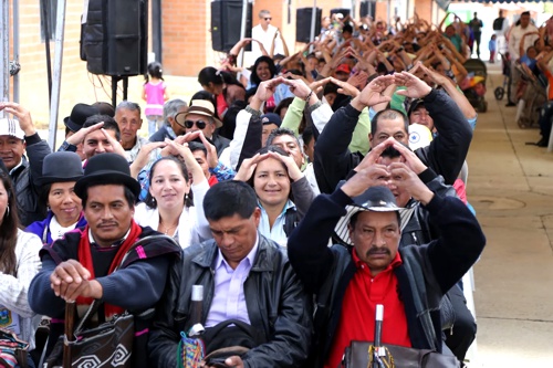 Familias-vulnerables-de-Silvia-Cauca-disfrutan-ya-de-su-vivienda-gratis1.jpg