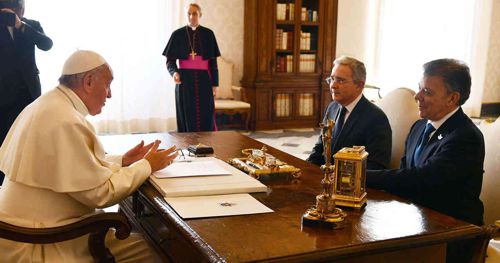 Uribe-santos-papa.jpg