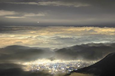 LA MAGIA DE LA NOCHE LA MAGIA DE LA NOCHE