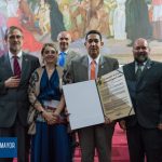 Unimayor recibió un reconocimiento por sus 50 años de labor por parte de la Universidad del Cauca.