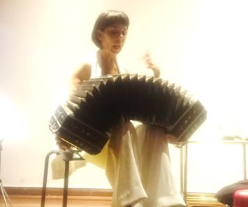 CARLA ALGERI TRAJO EL TANGO A CALI EN SU CUERPO CARLA ALGERI TRAJO EL TANGO A CALI EN SU CUERPO