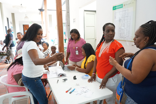 Con recursos propios, Villa Rica auxilia a sus adultos mayores