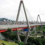 "SOMOS POLVO BAJO EL SUDARIO DE PÉTALOS"