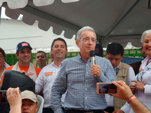 ¿QUIÉN SE CREE USTED, “SEÑOR” URIBE?