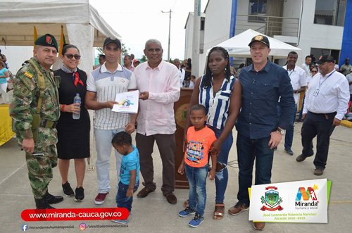 Entregan-207-viviendas-gratuitas-en-Miranda-2.jpg