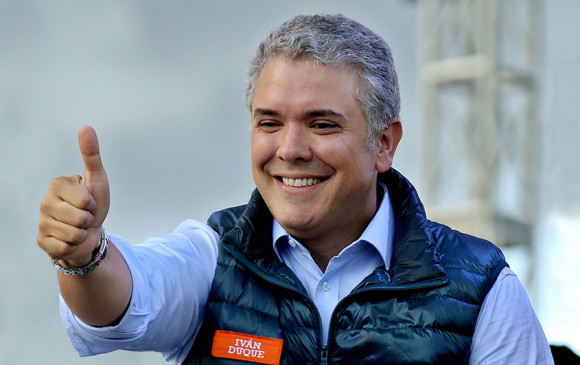La pregunta que muchos se hacen es... La pregunta que muchos se hacen es...