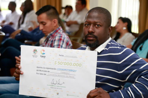 Gobernación del Cauca entregó apoyo económico para alianzas productivas