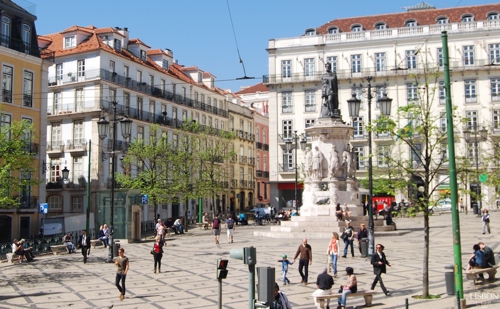 Praça-Luís-de-Camões.jpg