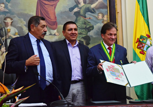 Orden-del-Gran-Cauca-y-Escudo-del-Honorable-Concejo-para-el-“Mono-González”-3.jpg