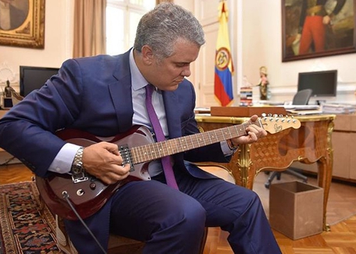 duque-guitar duque-guitar