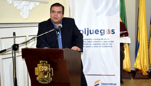 Gobernador-Campo-finalista-en-Gobernante-Superación-de-la-Pobreza.jpg
