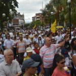 Entre el terrorismo y la sociedad civil