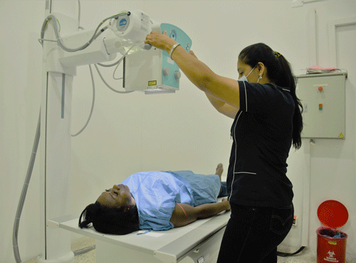 Se-invierten-3.400-millones-en-servicios-de-salud.gif