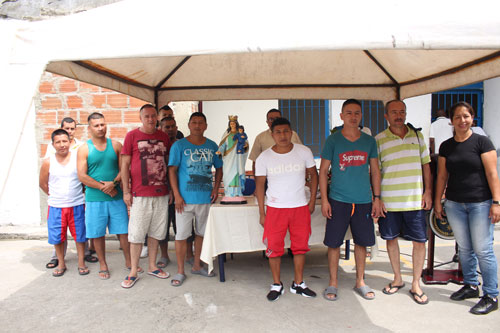 Reclusos homenajean a Virgen de Las Mercedes