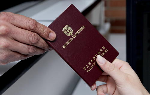 Colombia-ocupó-lugar-44-en-listado-de-los-mejores-y-peores-pasaportes.jpg