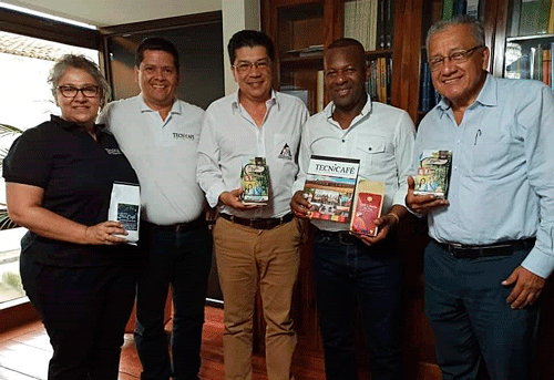 Gobernador-del-Cauca-ratificó-su-compromiso-con-el-gremio-cafetero.gif