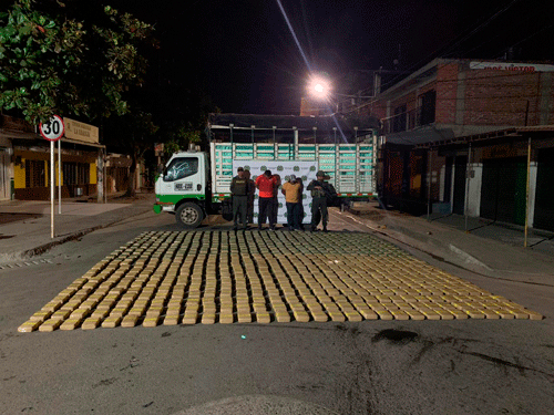 Incautan-740-kilos-de-marihuana-en-el-Cauca.gif