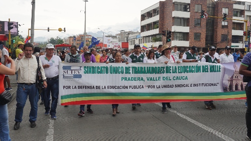 Movilización-de-maestros-exige-protección-del-Gobierno-6.jpg