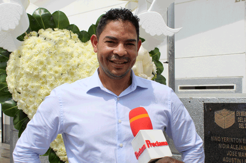Roller-Escobar-“En-Villa-Rica-sembraremos-paz”-......gif