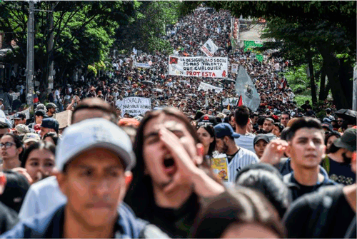 “Nuevos”-sectores-sociales-del-siglo-XXI.gif
