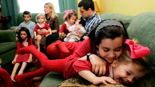 Familia-en-Cuarentena-por-el-Coronavirus.jpg