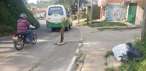 Habitantes-de-Quilichao-protestan-por-mal-estado-de-carretera.jpg