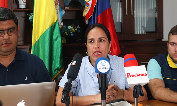 Rueda-de-prensa-con-Lucy-Amparo-1 Rueda-de-prensa-con-Lucy-Amparo-1