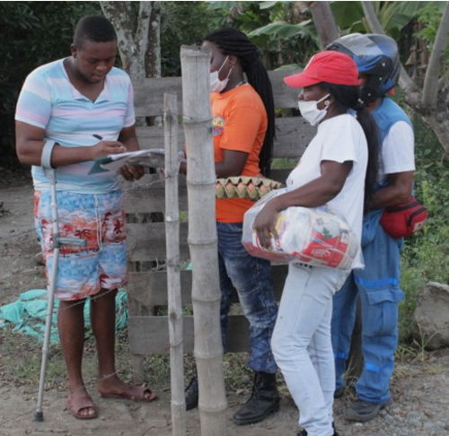 Comfacauca-entrega-alimentos-a-familias-vulnerables-en-Norte-del-Cauca-2.jpg