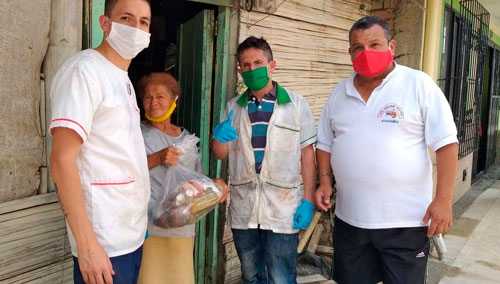Familia en Popayán gestiona alimentos para los más vulnerables Familia en Popayán gestiona alimentos para los más vulnerables
