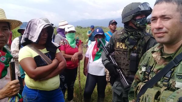 Indígenas-retuvieron-a-31-militares-y-policías-3.jpg