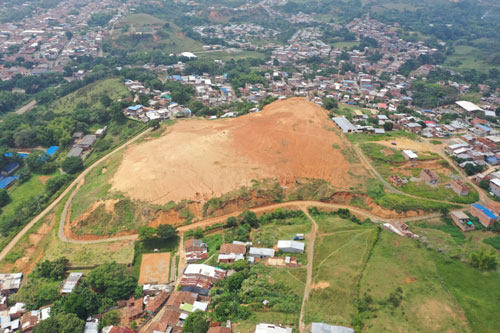 Montaña-en-Santander-de-Quilichao-presenta-riesgo-de-derrumbe-1 Montaña-en-Santander-de-Quilichao-presenta-riesgo-de-derrumbe-1