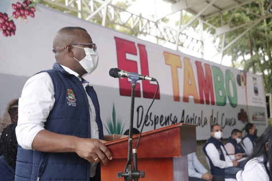 El-primer-soporte-para-el-desarrollo-rural-son-las-vías-Elías-Larrahondo-Gobernación-del-Cauca6.jpg