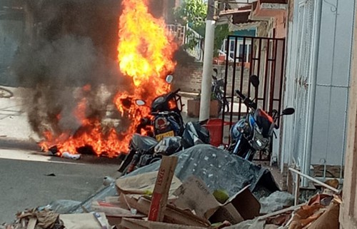 Esta tarde fue atacada estación de Policía de Corinto, un muerto.