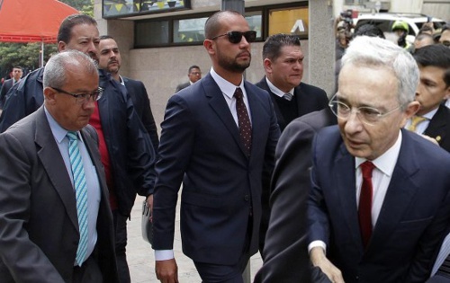 Los “abogados cruceros” Los “abogados cruceros”