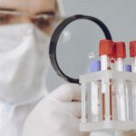 Infórmese sobre las pruebas diagnósticas de laboratorio de COVID-19