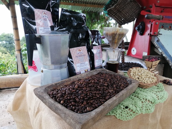 Corinto-ahora-es-tierra-de-cafe-y-paz-Cafe-Bethel3.jpg