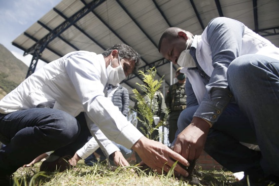 En-Cauca-y-desde-el-Macizo-el-medio-ambiente-es-prioridad4.jpg