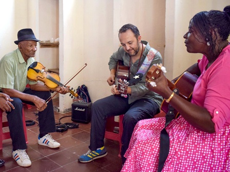 Lanzamiento-de-la-canción-Si-lo-soñamos-Fundación-PLAN2-1.jpg
