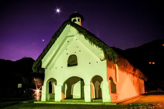 Capilla-Doctrinera-San-Andres-de-Pisimbala-Inza-Cauca.jpg