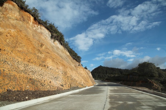 Via-Transversal-El-Libertador-en-Cauca.jpg