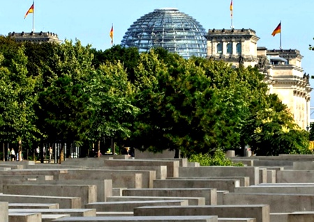 Diversion-sobre-el-Monumento-al-Holocausto2.jpg