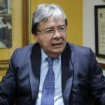 Ministro de la Defensa debe renunciar