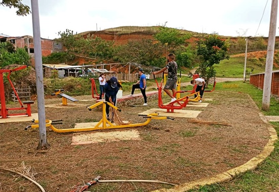 Jornada-de-limpieza-y-desinfeccion-a-parques-biosaludables-de-Santander-de-Quilichao4.jpg