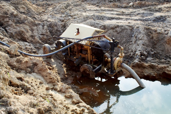 Mineria-de-arcilla-destruye-los-pozos-profundos-de-Caponera-en-Guachene.jpg