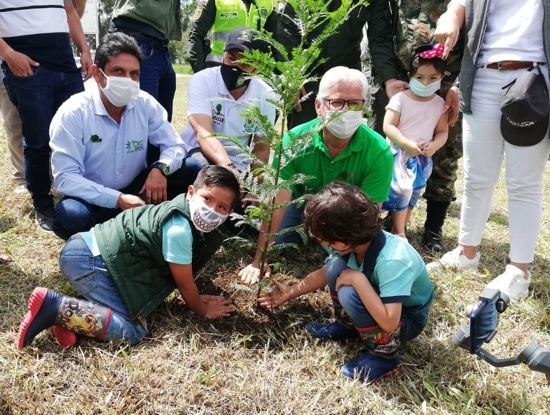 Un-millon-de-arboles-sembrados-para-el-2023-proyecta-la-CRC3.jpg