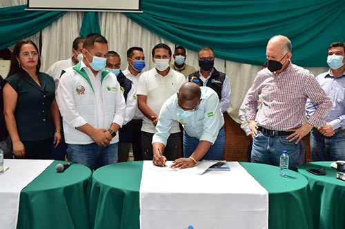 FIRMA-CONTRATO-OBRA-VIAL-ARGELIA-BALBOA-7.jpg